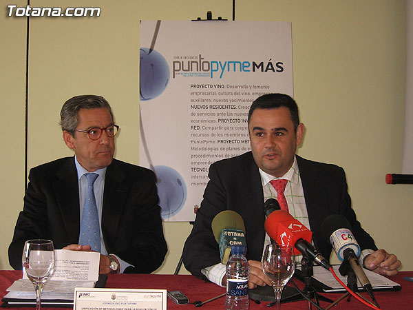 LA RED PUNTOPYME PRESENTA EN TOTANA UN PROYECTO PARA EL ASESORAMIENTO Y DESARROLLO DE PLANES DE EMPRESA EN LA REGIÓN DE MURCIA (2007), Foto 1