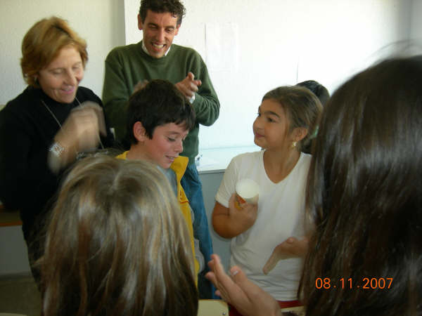 EL COLECTIVO “EL CANDIL” PONE EN MARCHA UN SERVICIO DE MEDIACIÓN ESCOLAR NOVEDOSO EN LA REGIÓN (2007), Foto 2