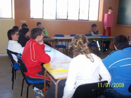 EL AULA OCUPACIONAL DE PROMOCIÓN EDUCATIVA, UBICADA EN EL ANTIGUO INSTITUTO DE BACHILLERATO, SE PONE EN MARCHA CON UN TOTAL DE QUINCE ALUMNOS QUE REALIZARÁN UN PROGRAMA DE INICIACIÓN PROFESIONAL (2008), Foto 3
