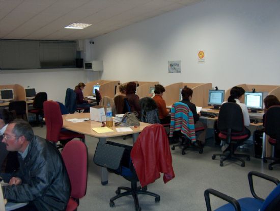 CUARENTA Y CINCO PERSONAS DEL MUNICIPIO SE FORMAN EN EL CENTRO DE DESARROLLO LOCAL EN TRES CURSOS DE INFORMÁTICA, Foto 2