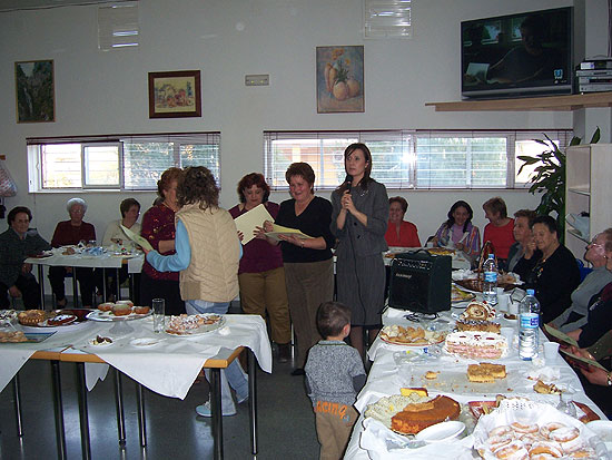  SE CELEBRA UNA JORNADA DE CONVIVENCIA EN EL PARETÓN CON MOTIVO DEL DÍA INTERNACIONAL DE LA MUJER, Foto 2