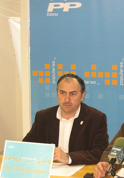EL PARTIDO POPULAR DE TOTANA REITERA QUE SE CONSTRUIRÁN 180 VIVIENDAS PARA JÓVENES Y QUE IU CONSTRUYÓ SÓLO 24 QUE ADJUDICÓ A SUS FAMILIARES Y AMIGOS, Foto 1