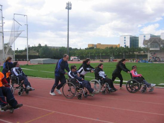 DOS ALUMNOS DEL CENTRO OCUPACIONAL “JOSÉ MOYA”, MARI CARMEN ROBLES Y PEDRO CÁNOVAS”, CONSIGUEN CUATRO TÍTULOS EN EL CAMPEONATO REGIONAL DE ATLETISMO CELEBRADO EN MURCIA (2008), Foto 5