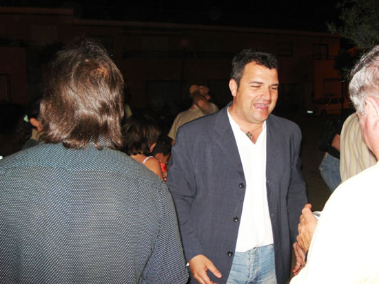 MAS DE 150 VECINOS DEL BARRIO TIROL CAMILLERI ASISTEN AL MITIN DE INICIO DE CAMPAÑA DE IU + LOS VERDES EN EL JARDIN DE BUERO VALLEJO, Foto 2