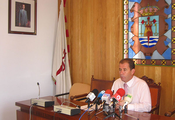 EL PP DE TOTANA INFORMA QUE EL ALCALDE NIEGA LAS ACUSACIONES DEL PSOE SOBRE LA SUPUESTA CREACIÓN DE UNA EMPRESA Y AFIRMA QUE EL PGOUM RESPONDERÁ AL INTERÉS GENERAL DE TODOS LOS SECTORES SOCIALES Y ECONÓMICOS DE TOTANA , Foto 1