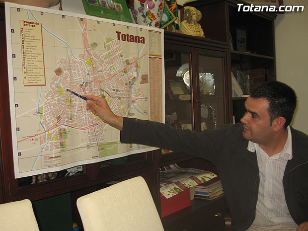 EL PLENO APRUEBA EL PLAN DE OBRAS Y SERVICIOS PARA EL 2007 QUE CONTEMPLA UN PRESUPUESTO 571.353 EUROS Y SIETE PROYECTOS DE REGENERACIÓN DE SERVICIOS PÚBLICOS, Foto 1