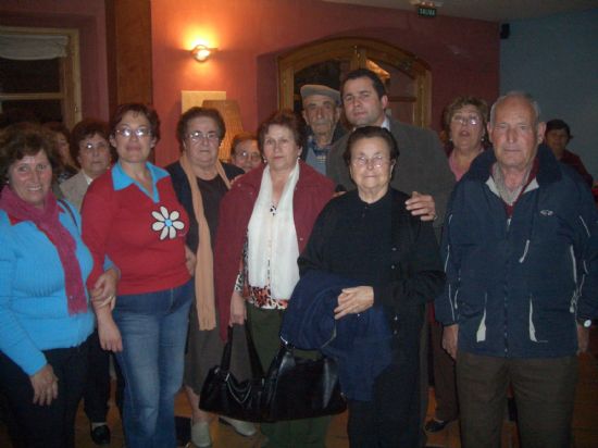 CASI UN CENTENAR DE AMAS DE CASA Y CONSUMIDORES PARTICIPAN EN UNA CHARLA SOBRE ALIMENTACIÓN EQUILIBRADA Y SALUDABLE CON MOTIVO DE LA NAVIDAD, Foto 1