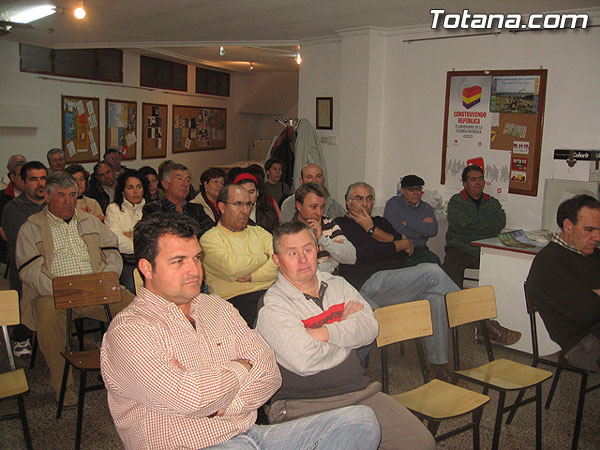 LA ASAMBLEA DE IU EN TOTANA ELIGE, POR UNANIMIDAD, A PEDRO MARTÍNEZ COMO CANDIDATO A LA ALCALDÍA, Foto 1