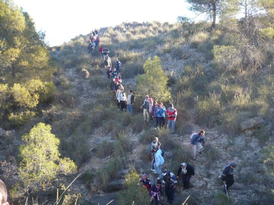 LA RUTA DE SENDERISMO POR EL CAÑÓN DE ALMADENES, ORGANIZADA POR LA CONCEJALÍA DE DEPORTES, CONTÓ CON MEDIO CENTENAR DE PERSONAS, Foto 1
