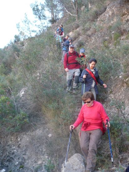 LA RUTA DE SENDERISMO POR EL CAÑÓN DE ALMADENES, ORGANIZADA POR LA CONCEJALÍA DE DEPORTES, CONTÓ CON MEDIO CENTENAR DE PERSONAS, Foto 3