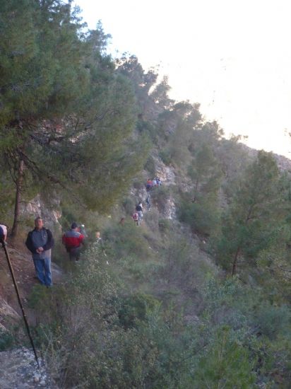 LA RUTA DE SENDERISMO POR EL CAÑÓN DE ALMADENES, ORGANIZADA POR LA CONCEJALÍA DE DEPORTES, CONTÓ CON MEDIO CENTENAR DE PERSONAS, Foto 6