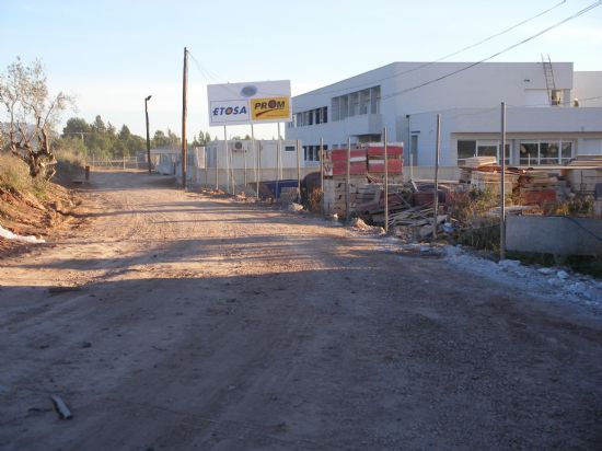 COMIENZAN LAS OBRAS DE ACONDICIONAMIENTO DEL ACCESO AL COLEGIO TIROL-CAMILLERI, Foto 1