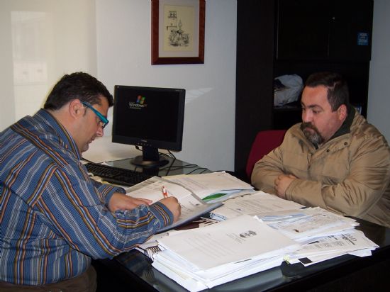 EL CONSISTORIO Y LA ASOCIACIÓN DE VÍCTIMAS DEL TERRORISMO DE LA REGIÓN DE MURCIA INICIAN LOS TRÁMITES PARA SUSCRIBIR UN CONVENIO DE COLABORACIÓN ENTRE AMBAS ENTIDADES CON EL FIN DE PALIAR LOS DAÑOS QUE SUFREN LAS VÍCTIMAS DE ESTOS DELITOS, Foto 1