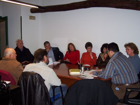 EL CONCEJAL DE PARTICIPACION CIUDADANA SE REUNE CON LA ASOCIACION DE VECINOS DEL BARRIO TIROL-CAMILLERI PARA RECOGER LAS INQUIETUDES DE LOS VEICNOS Y NECESIDADES DE LA ZONA (2008), Foto 1