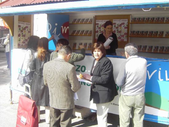 LA CONCEJALÍA DE CONSUMO SALE A LA CALLE PARA CONCIENCIAR A LOS CIUDADANOS DE SUS DERECHOS Y OBLIGACIONES DENTRO DEL DÍA MUNDIAL CONSUMO, Foto 1