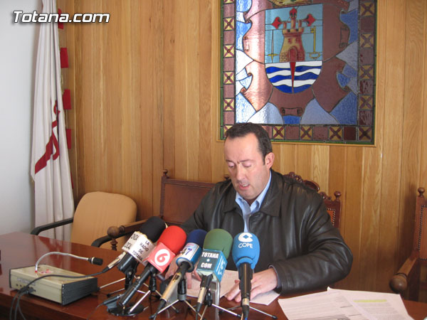 EL CONCEJAL DE EDUCACIÓN ANUNCIA QUE SE CONSTRUIRÁN UN TOTAL DE 15 NUEVAS AULAS EN LOS CENTROS DE ENSEÑANZA DE TOTANA DURANTE EL PRÓXIMO AÑO, Foto 2