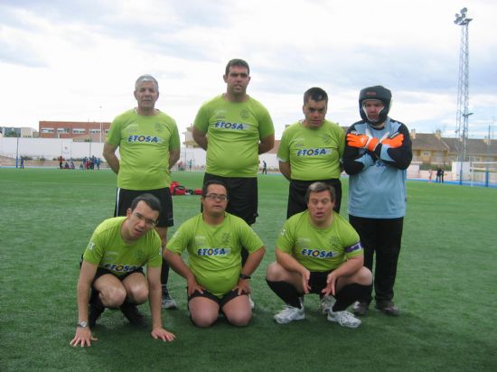 UNA VEINTENA DE ALUMNOS DEL CENTRO OCUPACIONAL “JOSÉ MOYA” PARTICIPA EN EL CAMPEONATO REGIONAL DE FÚTBOL 7 CELEBRADO EN MOLINA DE SEGURA (2008), Foto 2