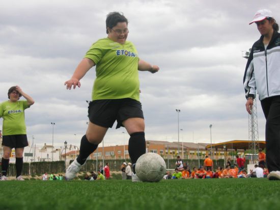 UNA VEINTENA DE ALUMNOS DEL CENTRO OCUPACIONAL “JOSÉ MOYA” PARTICIPA EN EL CAMPEONATO REGIONAL DE FÚTBOL 7 CELEBRADO EN MOLINA DE SEGURA (2008), Foto 6