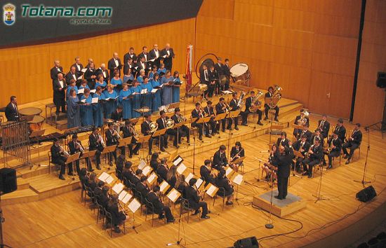 La Agrupación Musical de Totana y la Coral Santiago actuaron en el Auditorio y Centro de Congresos de Murcia, Foto 1
