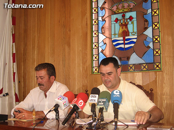 EL PARTIDO POPULAR DE TOTANA ANUNCIA LA PUESTA EN MARCHA DE UN PLAN DE ARREGLO DE CAMINOS RURALES Y NIEGA LAS ACUSACIONES DEL PSOE, Foto 1