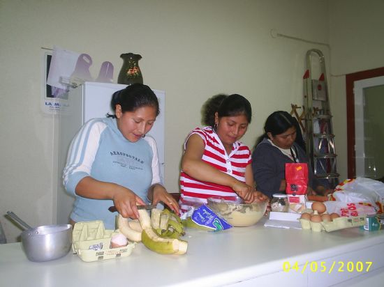 UN TOTAL DE 12 MUJERES DE CUATRO PAÍSES DIFERENTES HAN MOSTRADO SU GASTRONOMÍA TÍPICA EN EL TALLER DE COCINA INTERCULTURAL ORGANIZADO POR EL ÁREA DE INMIGRACIÓN, Foto 3