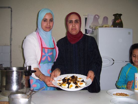 UN TOTAL DE 12 MUJERES DE CUATRO PAÍSES DIFERENTES HAN MOSTRADO SU GASTRONOMÍA TÍPICA EN EL TALLER DE COCINA INTERCULTURAL ORGANIZADO POR EL ÁREA DE INMIGRACIÓN, Foto 4