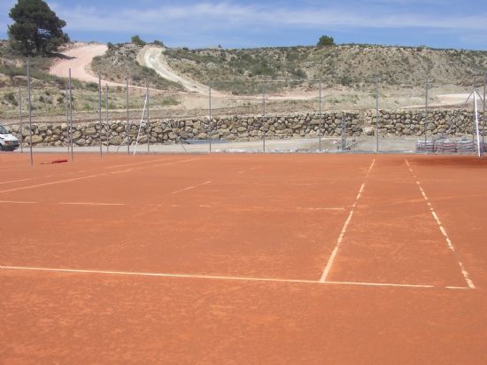 LA CIUDAD DEPORTIVA SIERRA ESPUÑA REALIZA SU APERTURA OFICIAL ESTE PRÓXIMO VIERNES DÍA 18 DE MAYO CON EL ESTRENO DE SUS 2 CAMPOS DE FÚTBOL, 4 PISTAS DE TENIS DE TIERRA BATIDA Y 8 VESTUARIOS, Foto 2