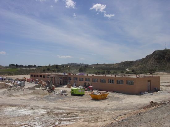 LA CIUDAD DEPORTIVA SIERRA ESPUÑA REALIZA SU APERTURA OFICIAL ESTE PRÓXIMO VIERNES DÍA 18 DE MAYO CON EL ESTRENO DE SUS 2 CAMPOS DE FÚTBOL, 4 PISTAS DE TENIS DE TIERRA BATIDA Y 8 VESTUARIOS, Foto 3