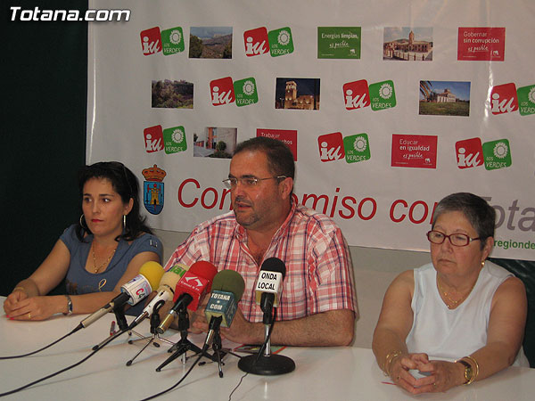 IZQUIERDA UNIDA + LOS VERDES ACUSA AL PP DE UTILIZAR LA INAUGURACIÓN DE LA CIUDAD DEPORTIVA EN SU BENEFICIO ELECTORAL Y UTILIZAR A MIEMBROS DE PROTECCIÓN CIVIL PARA EL SERVICIO DE AMBULANCIA, CUANDO ES COMPETENCIA DE LA C.A., Foto 2