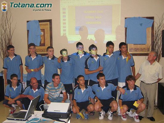 El pasado domingo 12 de junio el C.F.S. Capuchinos puso fin a una intensa temporada con una comida de clausura, Foto 1