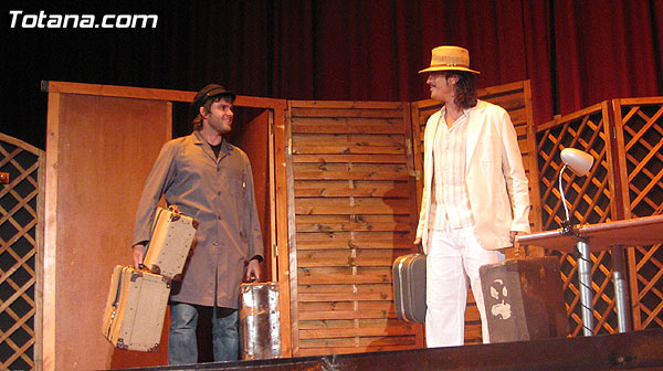 NUMEROSAS PERSONAS ASISTEN A LA OBRA DE TEATRO CACHAI? EN EL CENTRO SOCIOCULTURAL LA CARCEL, Foto 1