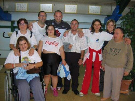 ALUMNOS DEL CENTRO OCUPACIONAL JOSÉ MOYÁ TRILLA REALIZAN ACTIVIDADES EN EL GIMNASIO DEL PABELLÓN DE DEPORTES, Foto 3