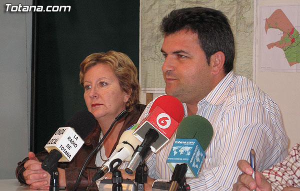IZQUIERDA UNIDA EN TOTANA INICIA UNA CAMPAÑA PARA EXIGIR UN PLAN GENERAL DE ORDENANCIÓN URBANA QUE NO SE BASE EN LA ESPECULACIÓN Y CONTEMPLE LOS INTERESES DE LA MAYORÍA DE LOS VECINOS, Foto 3