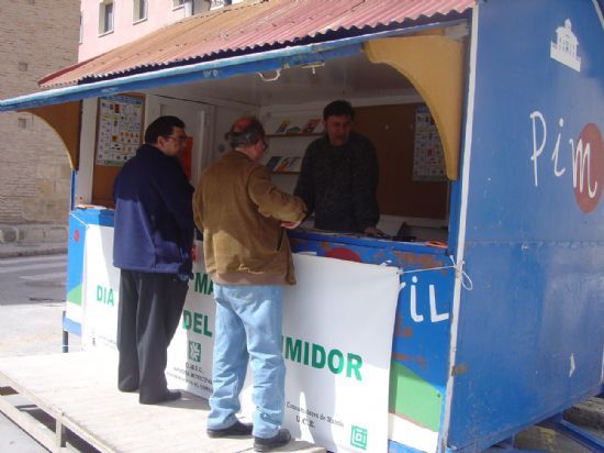 CONCEJALÍAS DE CONSUMO Y EDUCACIÓN REPARTEN LECHUGAS A ALUMNOS TOTANA PARA PROMOVER CONDUCTAS EN ALIMENTACIÓN Y NUTRICIÓN SALUDABLES   , Foto 1