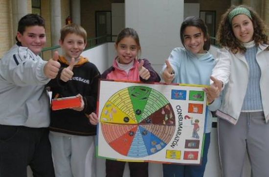 LA CONCEJALÍA DE EDUCACIÓN FELICITA AL COLEGIO “TIERNO GALVÁN” POR SUS ÉXITOS EN LA CONVOCATORIA DE LOS PREMIOS “CONSUMÓPOLIS” QUE OTORGA LA COMUNIDAD AUTÓNOMA , Foto 1