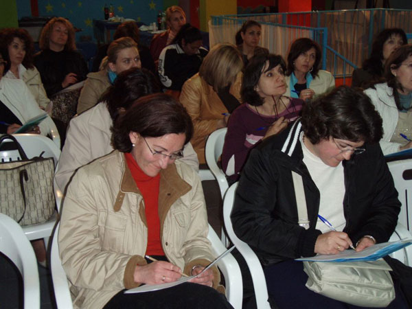 EL COLECTIVO EL CANDIL CLAUSURA EL TALLER DE PADRES Y MADRES A TRAVÉS DEL PROYECTO “NEXO: UNA NUEVA EXPERIENCIA DE APRENDIZAJE” CON GRAN ACOGIDA POR LAS FAMILIAS, Foto 6