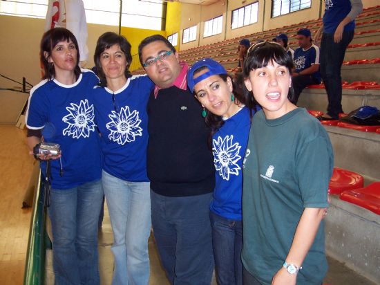 EL PABELLÓN MUNICIPAL DE DEPORTES ACOGE UNA CONVIVENCIA DE REINSERCIÓN SOCIAL ENTRE USUARIOS DEL CENTRO DE DÍA “HELIOTROPOS” Y RECLUSOS DEL CENTRO PENITENCIARIO QUE SE ENCUENTRAN EN TERCER GRADO (2008), Foto 2