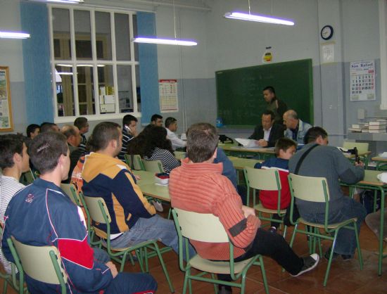 PROTECCIÓN CIVIL DE TOTANA CELEBRA SU PRIMERA ASAMBLEA DEL AÑO 2008 PARA INFORMAR DE LA OFERTA FORMATIVA Y DEL DISPOSITIVO DE SEGURIDAD CON MOTIVO DE LA SUBIDA AUTOMOVILÍSTICA DE LA SANTA, Foto 1