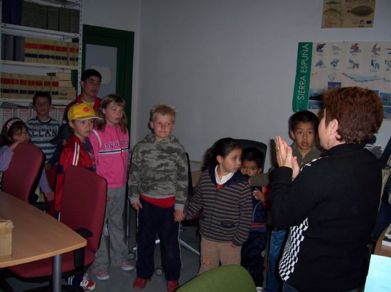 ALUMNOS DE INFANTIL Y PRIMARIA DEL COLEGIO PÚBLICO DE LÉBOR VISITAN EL AYUNTAMIENTO PARA CONOCER DE CERCA LOS SERVICIOS QUE SE PRESTAN Y LAS DEPENDENCIAS MUNICIPALES (2008), Foto 5