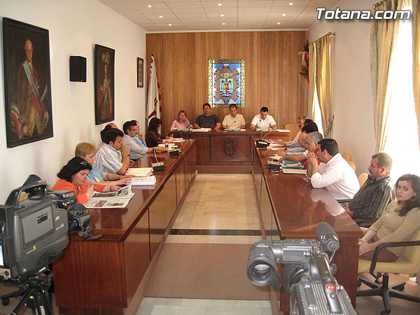 EL PLENO APRUEBA EL PLAN REGIONAL DE SEGURIDAD QUE PERMITIRÁ LA INCORPORACIÓN DE 20 AGENTES MÁS A LA POLICÍA LOCAL DE TOTANA, Foto 1