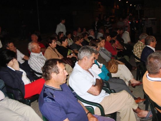 VECINOS DEL BARRIO DE LAS PERAS, ASISITIERON AL MITIN DE IU + LOS VERDES EN EL QUE LOS CANDIDATOS EXPLICARON SU PROYECTO POLÍTICO, Foto 3