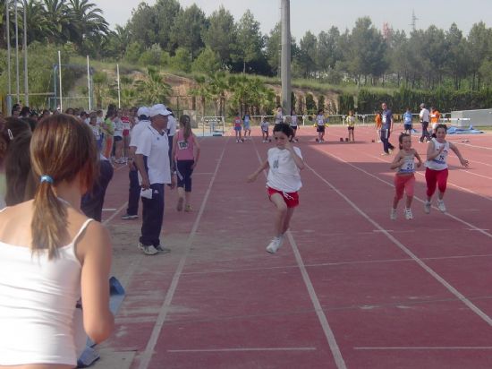 MÁS DE UNA VEINTENA DE ESCOLARES DE TOTANA PARTICIPAN EN LA FINAL REGIONAL DE ATLETISMO DISPUTADA EN EL ESTADIO MONTE ROMERO DE MURCIA, Foto 2