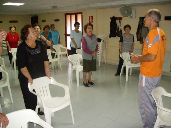ARRANCA EL PROGRAMA ESPECIAL DE ACTIVIDADES DEPORTIVAS EN EL CENTRO MUNICIPAL DE PERSONAS MAYORES CON LA PARTCIPACIÓN DE UNA VEINTENA DE SOCIOS (2008), Foto 1