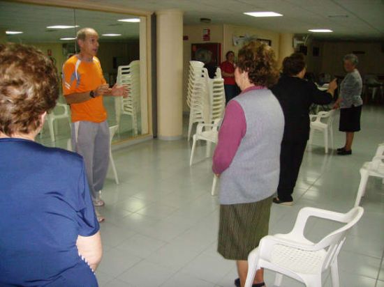 ARRANCA EL PROGRAMA ESPECIAL DE ACTIVIDADES DEPORTIVAS EN EL CENTRO MUNICIPAL DE PERSONAS MAYORES CON LA PARTCIPACIÓN DE UNA VEINTENA DE SOCIOS (2008), Foto 2