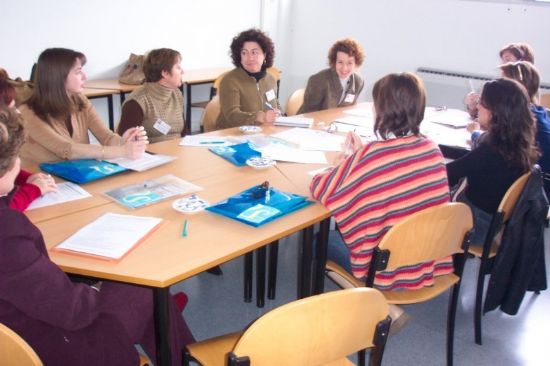 LA CONCEJALÍA DE FOMENTO Y EMPLEO INFORMA DE LA CONVOCATORIA DE SUBVENCIONES AL EMPLEO EMPRENDER EN FEMENINO, Foto 1