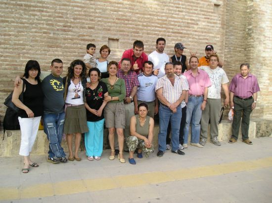 USUARIOS DEL SERVICIO DE ATENCIÓN SOCIAL A PERSONAS CON PROBLEMAS GRAVES DE SALUD MENTAL REALIZAN UNA VISITA AL CENTRO DE OCIO: “MINI HOLLYWOOD y RESERVA ZOOLOGICA” DE ALMERIA, Foto 1