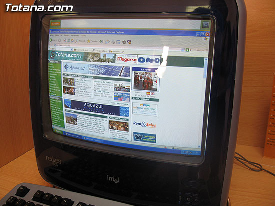 LOS CONCEJALES DE NUEVAS TECNOLOGÍAS Y SERVICIOS AL CIUDADANO INAUGURAN EL NUEVO SERVICIO TELECENTRO EN EL CENTRO MUNICIPAL DE PERSONAS MAYORES, Foto 3