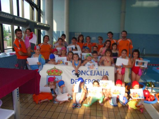 SE CLAUSURAN LOS CURSOS DE NATACIÓN EN LA PISCINA CUBIERTA CLIMATIZADA CON UNA GRAN FIESTA ACUÁTICA, Foto 2