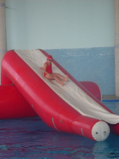 SE CLAUSURAN LOS CURSOS DE NATACIÓN EN LA PISCINA CUBIERTA CLIMATIZADA CON UNA GRAN FIESTA ACUÁTICA, Foto 5