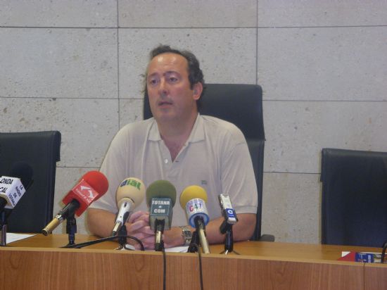 EL AYUNTAMIENTO DE TOTANA FIRMARÁ UN CONVENIO DE COLABORACIÓN CON LA UNIVERSIDAD DE ALICANTE PARA COLABORAR EN LA FORMACIÓN DE ESTUDIANTES TOTANEROS EN UNIVERSIDADES EXTRANJERAS (2007), Foto 1